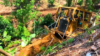 Extreme! D6R XL Bulldozer Operators are Very Skilled in Building New Roads on Steep Mountains