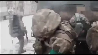 Ukrainian Soldiers retreating from Bakhmut!!