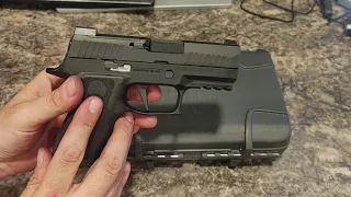 Tabletop Review of a Sig 320 X Compact