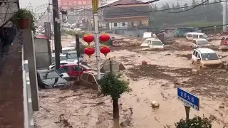 Just now, China streets turned into river! Heavy rain causes flooding in Shanxi