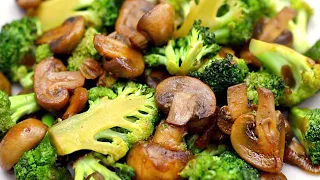 Recipe for mushrooms with broccoli in a pan.