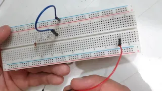 Encender 3 led en la protoboard, circuito serie