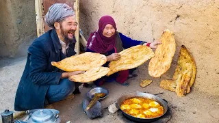 Old Lovers Cooking Village style Egg and Tandoori Bread | Village Life Afghanistan