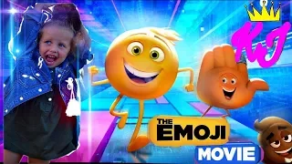 EMOJI MOVIE ЭМОДЖИ ФИЛЬМ ПЕРВЫЙ РАЗ В КИНОТЕАТРЕ МАЛЫШКА ВЕСЕЛО KAROLINA PLAYING AT THE INDOOR