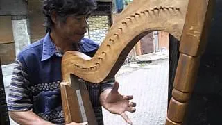 Cebu street harp player