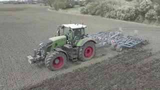 FENDT 942 VARIO mit ein KÖCKERLING VECTOR Grubber / 4K