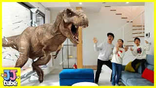 공룡이 짠! 중장비 장난감 상황극 놀이  Dinosaur Gummy & Car Toy Excavator Play with Excavator Truck[제이제이튜브-JJtube]