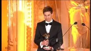 Wiktory 2013: Kamil Stoch odbiera nagrodę. Owacja na stojąco!