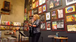 Lucinda Williams "Change the Locks" Live at Twist and Shout 10/31/14