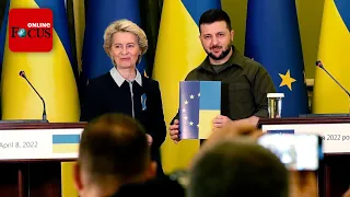 Nach Treffen in Kiew überreicht Von der Leyen Selenskyj wichtigen Umschlag