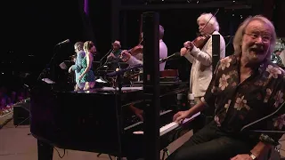 Finalpotpurri – Benny Anderssons Orkester med Helen Sjöholm och Tommy Körberg