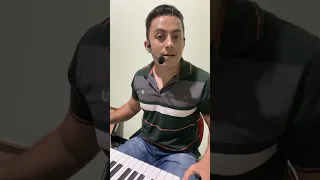 Gildenes Araújo e seus teclados ao vivo em casa cantando um brega