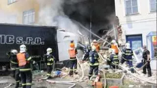 Vážná dopravní nehoda NA, požár a destrukce objektu v Přerově