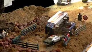 1 /64 Dynamic Diorama - Cars Truck and Police Chase - Crash Compilation Slow Motion 1000 fps #20
