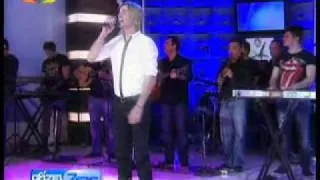 O Nikos Oikonomopoulos sto "Aksizei na to zeis" (Live) [Part 2]