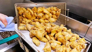 American Food - The BEST HOT CHICKEN WINGS in Chicago! Jake Melnick's