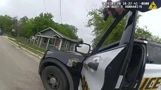 VIDEO: SAPD officer fires single gunshot, taking down rifle-wielding suspect during East Side sh...