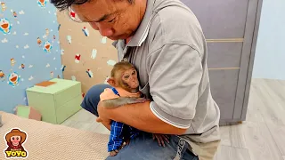 Grandpa was very sad when he saw monkey YiYi and Ủn Ỉn angry at each other