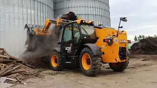 JCB 535-95 Teleskoplader // Biomasse verladen