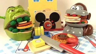 Shrek et le Singe Petit Déjeuner Gauffres Toasts Mickey Mouse en Bois à Découper