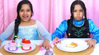 elsa & anna  pretend play restaurant