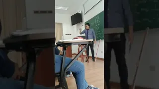 y como son tus profesores de la uni?  (no fail)