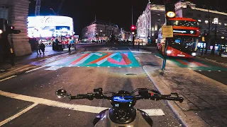 LONDON AT NIGHT. Pt.3. | YAMAHA MT-07 AKRAPOVIC + QUICKSHIFTER [4K]