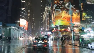 DOWNTOWN NEW YORK / RAINY NIGHT