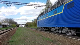 Електровоз ЧС8-030 з поїздом IC 750 Київ-Івано-Франківськ