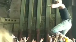 Machine Gun Kelly - Golden God (LIVE)