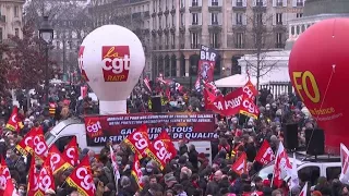 French unions lead protests, strikes over cost of living • FRANCE 24 English