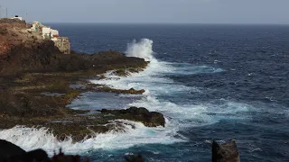 Relaxing Ocean waves in Gran Canaria (4K)