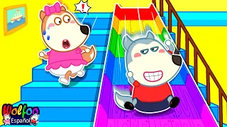 Wolfoo juega colorido tobogán en casa con Lucy | Historias Divertidas Para Niños | Wolfoo en español