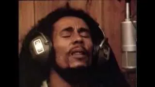 Bob Marley and the Wailers - Could You Be Loved (video clip)