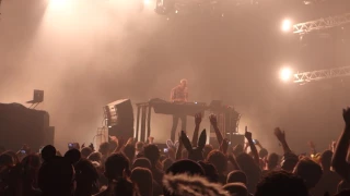 Fatboy Slim @ Hangar 11 Tel Aviv Israel (Rockafeller Skank vs. Satisfaction)