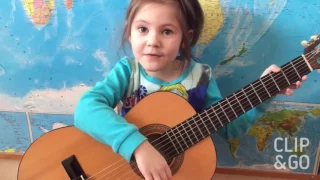 🎸ссылка в описании🎸Музыкальные занятия для малышей на гитаре.  Урок N1