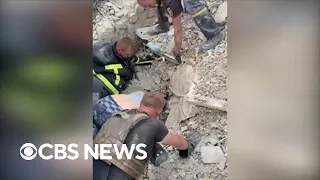 Man pulled from rubble after rocket attack in Ukraine