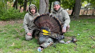 4/25/2023 Recurve turkey hunt. Traditional archery Spring Turkey hunting. Black widow recurve.