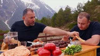 Nature - The best place to cook. Stewed meat with vegetables | GEORGY KAVKAZ