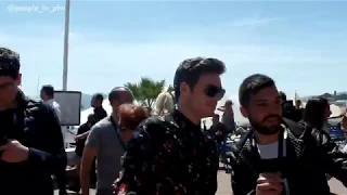 Richard Madden take time with fans on the Croisette in Cannes - 16.05.2019