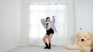 ROSÉ " On The Ground " dance mirror (Lisa Rhee)