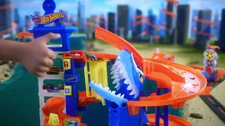 Hot Wheels™ City Γκαράζ με Καρχαρία | AD