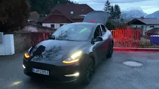 Tesla Model Y - Christmas Dance