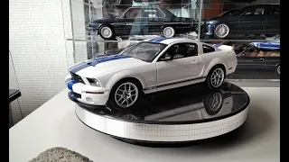 1 18 Ford Mustang GT 500 Shelby with blue stripes BLANC n°   Of   Auto Art