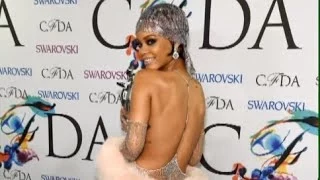 Rihanna Bares All at CFDA Fashion Awards - Trending 10