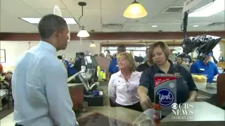 Obama's lunch: Cincinnati chili dogs, hold the onions