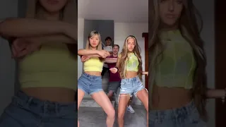 Baile TREND de TikTok con Ariann Music y Cesar 😍 *Los chicos también queremos aprender* #Shorts