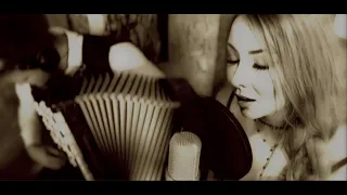 Kwiaty Retro - Hay Amores (Shakira cover)