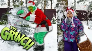 Grinch in real life! Alone at home in the new year! What is Grinch afraid?! Girl vs Grinch!