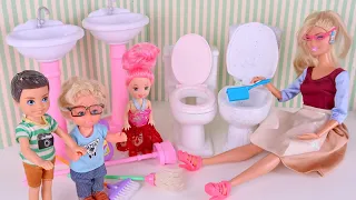 Мальчики Смеются Над Сабриной и  Её Мамой Мультики Барби Куклы Игры Для Девочек IkuklaTV